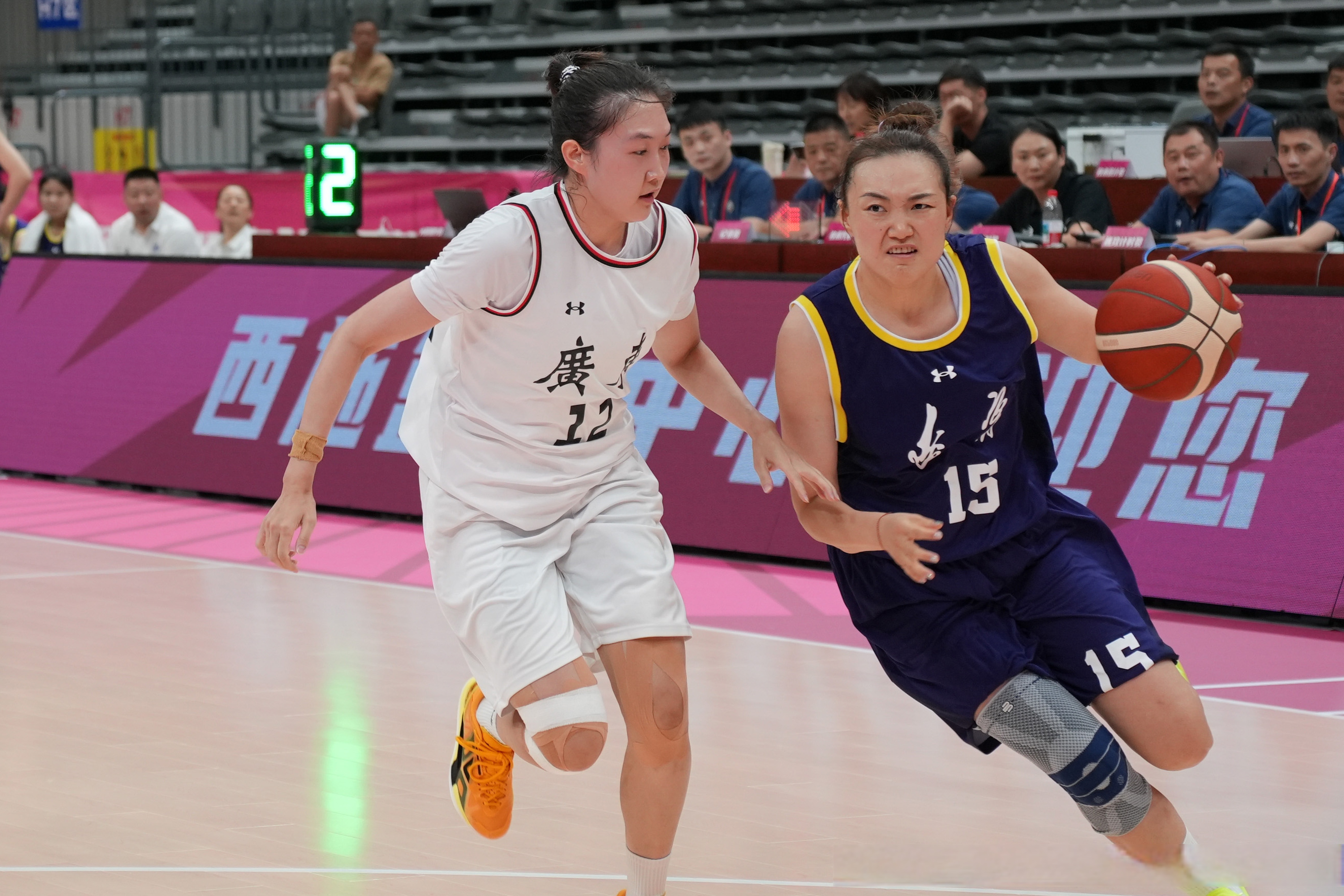 包含CBA季后赛国际比赛日热度飙升国际比赛日尼斯备战欧篮联之后，窗口期上海海港队长鼓劲的词条